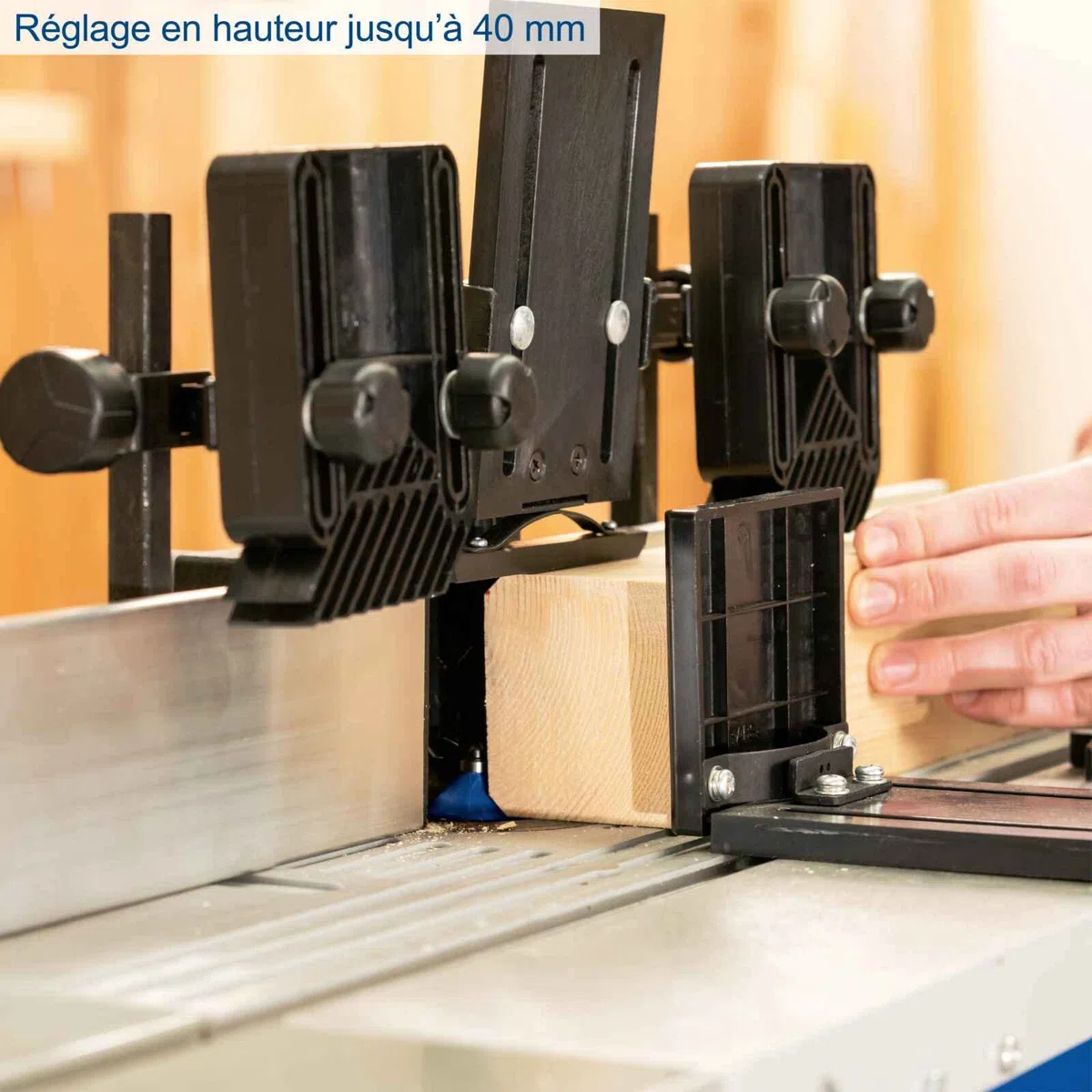 Scheppach Fraiseuse HF60 | Défonceuse | 1500W | Hauteur de broche réglable max. 40mm | Vitesse 11500 à 24000min-1 | Elargissements de table inclus | Livrée avec pinces